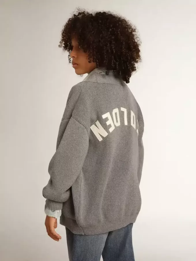Cárdigan gris de algodón con logotipo en la espalda Cárdigan gris de algodón con logotipo en la espalda