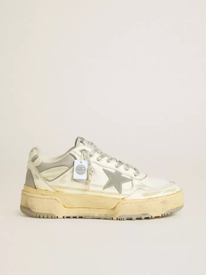 Forty2 para hombre en piel blanca con cordones con cristales Swarovski y estrella gris