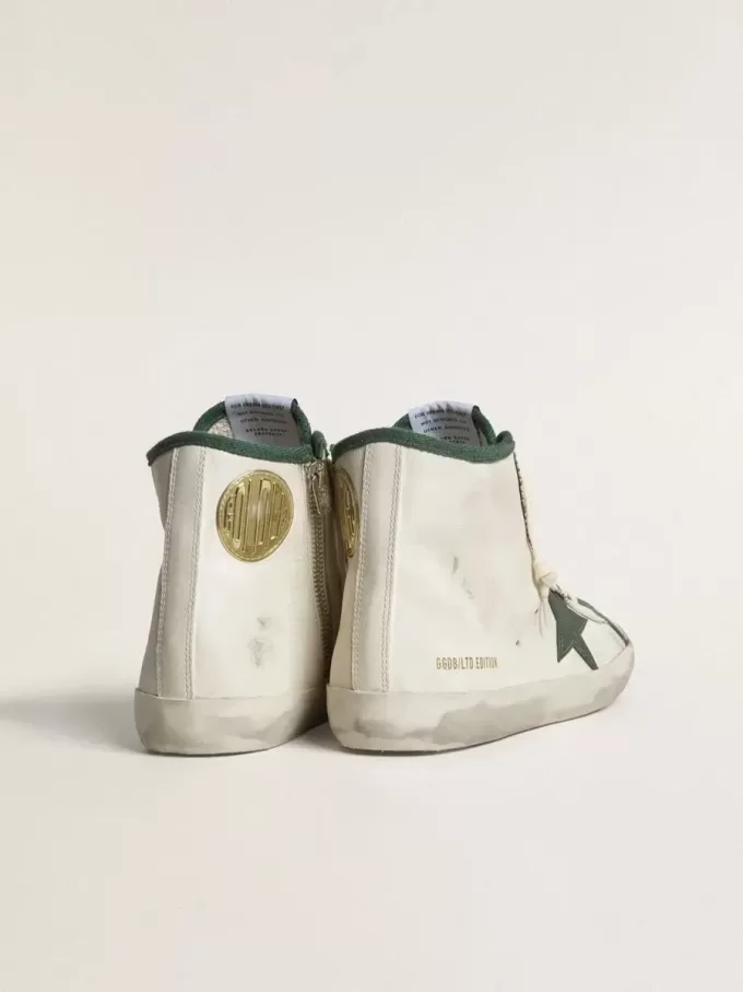 Francy LTD para hombre en piel napa blanca con estrella de goma verde Francy LTD para hombre en piel napa blanca con estrella de goma verde