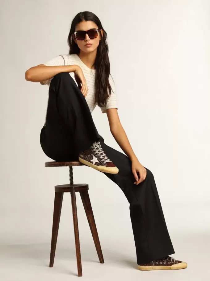 Francy Penstar en marrón brillante con estrella de cuero blanco