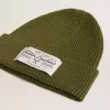 Gorro de algodón verde militar con etiqueta aplicada en la parte delantera