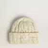 Gorro de lana blanco con bordado