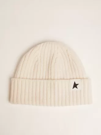 Gorro de lana blanco con estrella negra