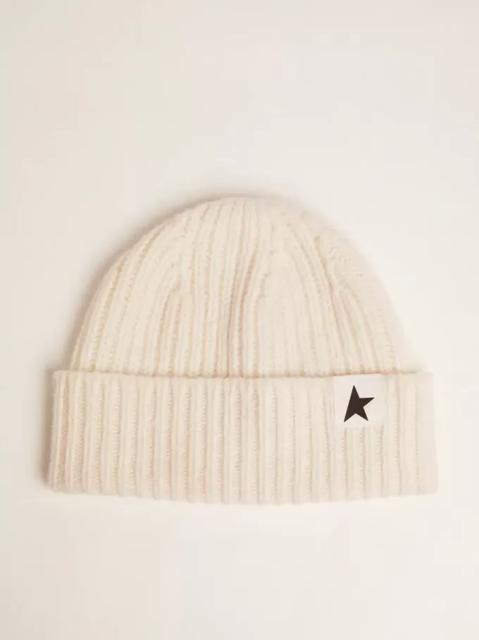 Gorro de lana blanco con estrella negra