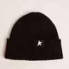 Gorro de lana negro con estrella blanca