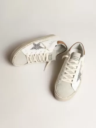 Hi Star para mujer con estrella plateada brillante y lengüeta del talón en nubuck gris paloma