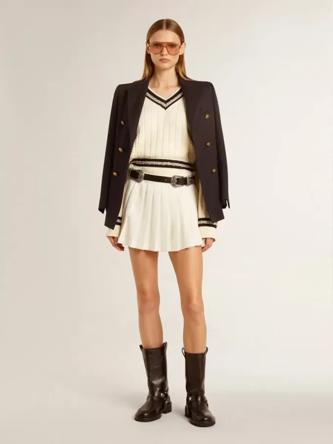 Jersey corto de mujer con diseño de trenzado, ribetes azules y cristales