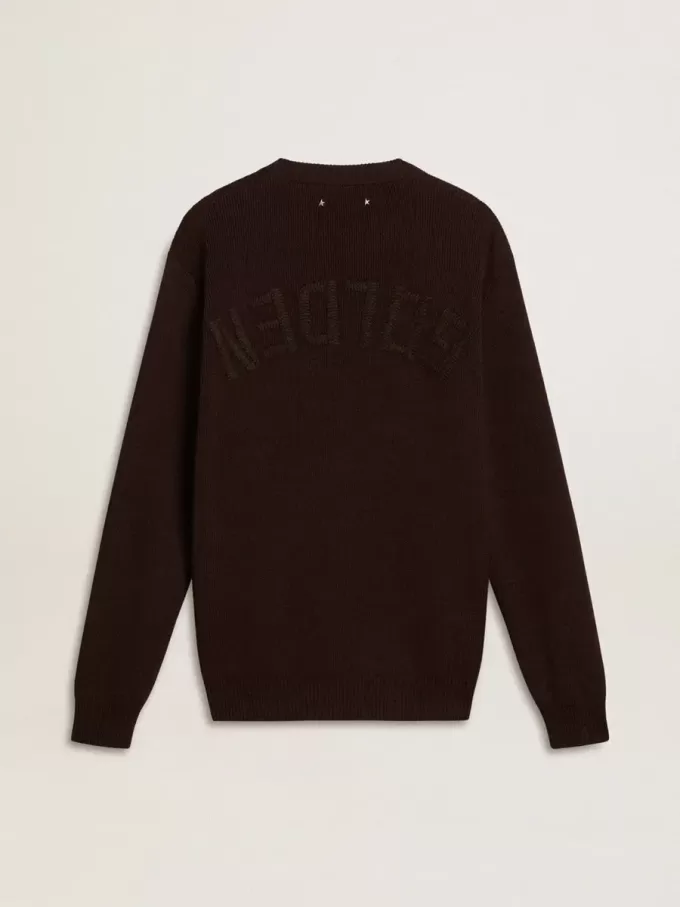 Jersey de cuello redondo marrón para hombre con las letras «Golden» en la espalda