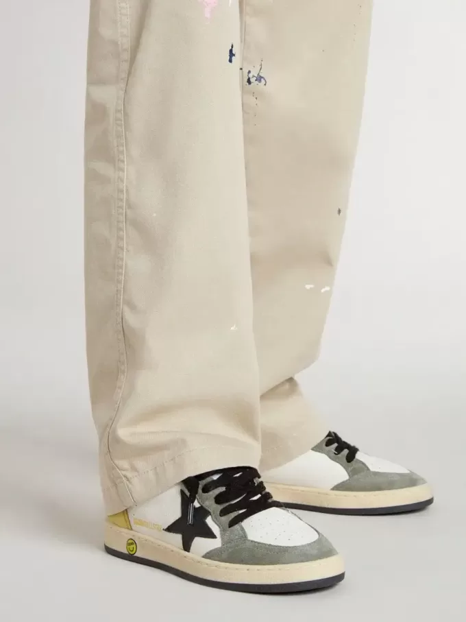 Junior Ball Star en napa blanca con inserciones de ante verde oscuro y estrella negra