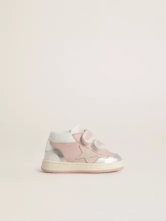 Junior June en piel rosa con inserciones de piel metalizada y estrella de ante