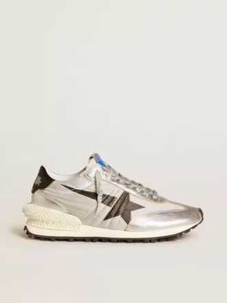 Marathon para hombre con parte superior de nailon ripstop plateado y estrella negra