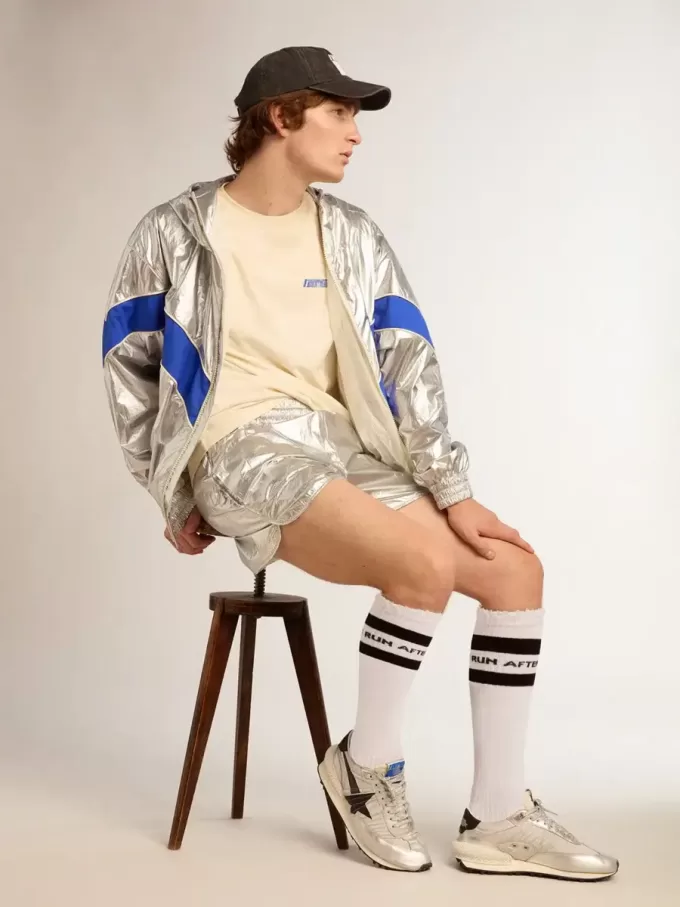 Marathon para hombre con parte superior de nailon ripstop plateado y estrella negra