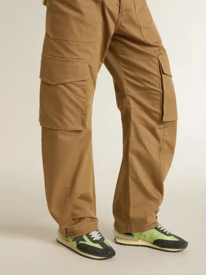 Marathon para hombre con parte superior de nailon verde y estrella negra