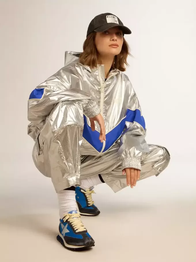 Marathon para mujer con parte superior de nailon azul y estrella blanca