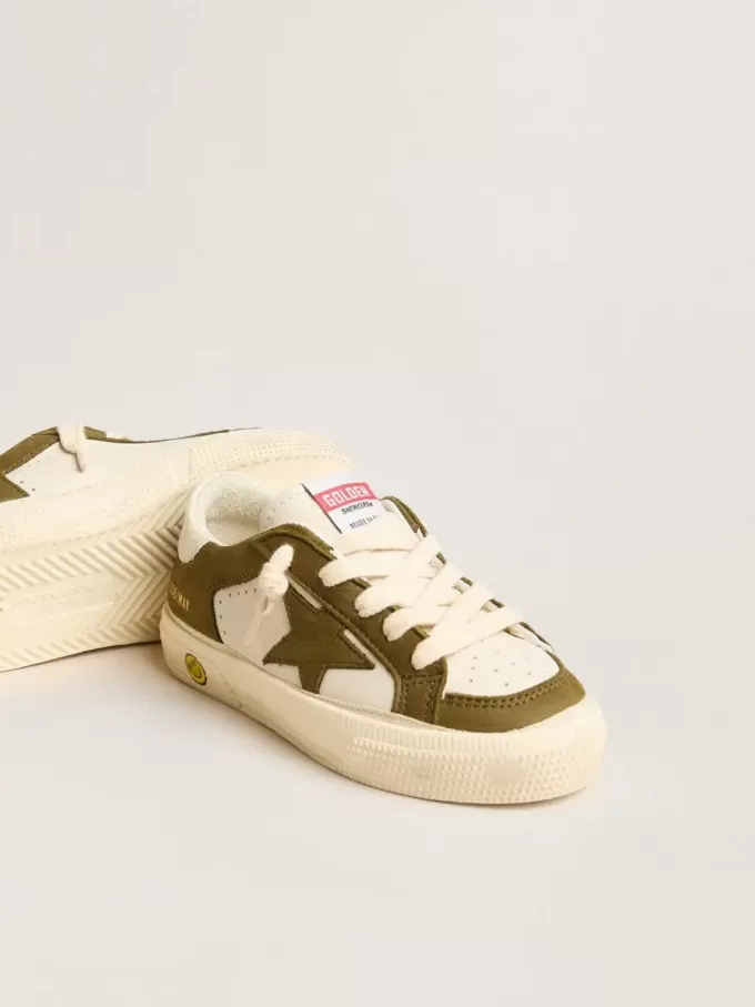 May Teen en cuero blanco y verde militar