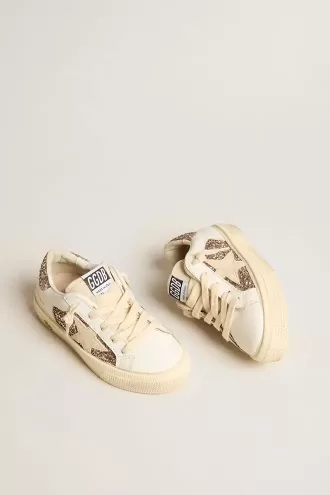 May Teen en piel blanca y purpurina rosa dorada con estrella de ante beige.