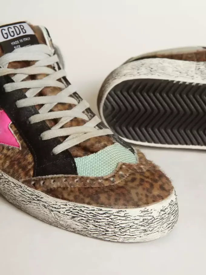 Mid Star en piel de potro con estampado de leopardo y estrella de cuero fucsia