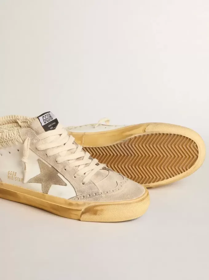 Mid Star LTD con estrella de ante perlado y lengüeta trasera de croché beige