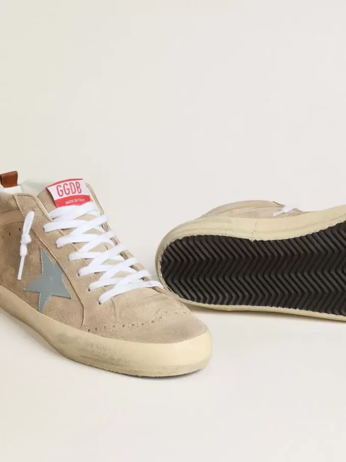 Mid Star para hombre en ante beige con estrella y lengüeta en el talón de piel azul claro