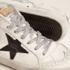 Mid Star para mujer con lengüeta laminada en el talón y cordones brillantes