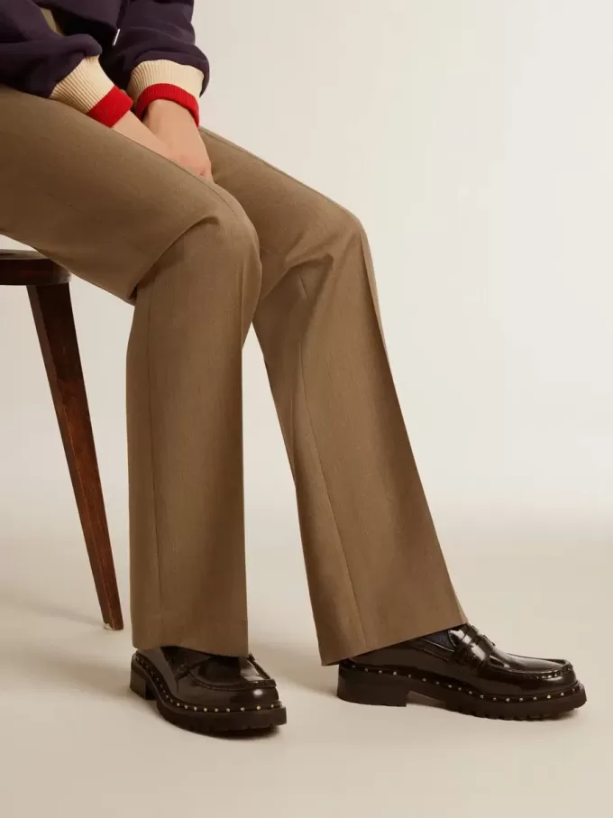 Mocasines gruesos para mujer en piel negra con tachuelas