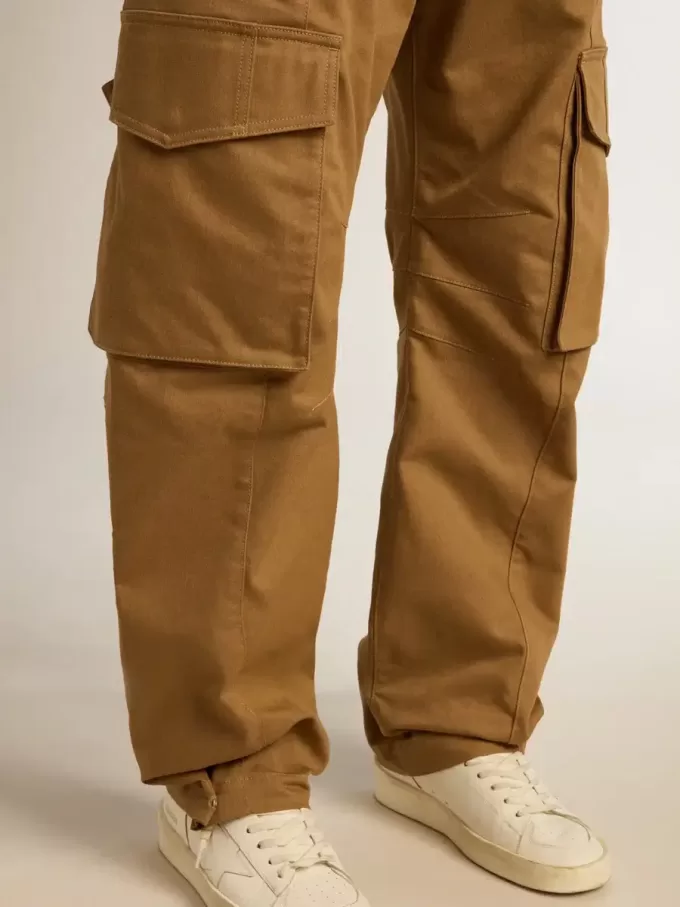 Pantalones cargo beige caqui