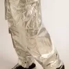 Pantalones cargo para hombre en tejido técnico plateado