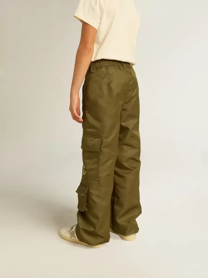 Pantalones cargo para niños en verde militar