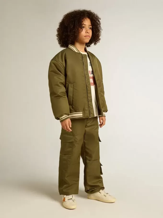Pantalones cargo para niños en verde militar