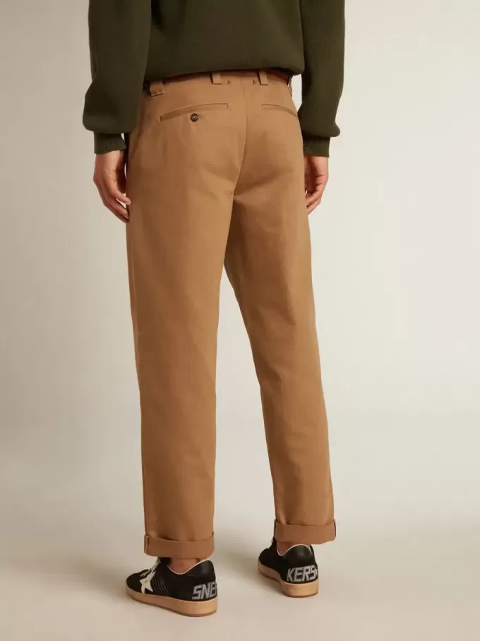 Pantalones chinos beige caqui de la colección Golden