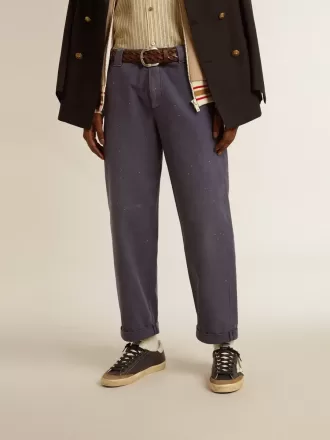 Pantalones chinos de hombre en azul con efecto desgastado