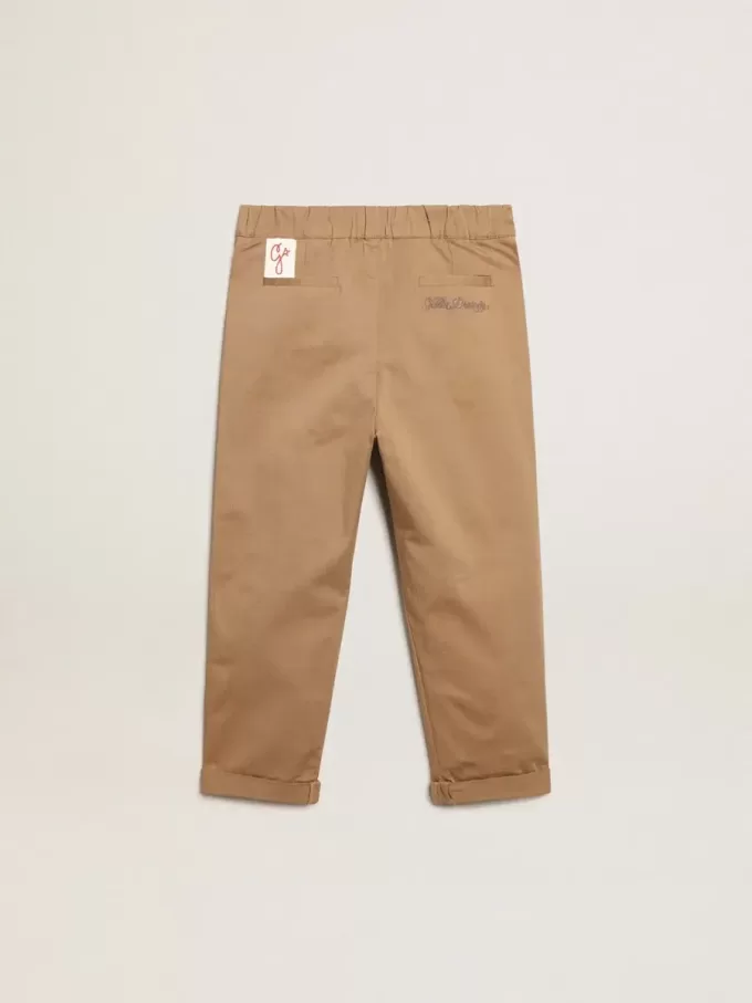 Pantalones chinos para niño en algodón color caramelo.
