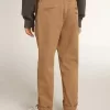 Pantalones chinos para niño en algodón color caramelo.