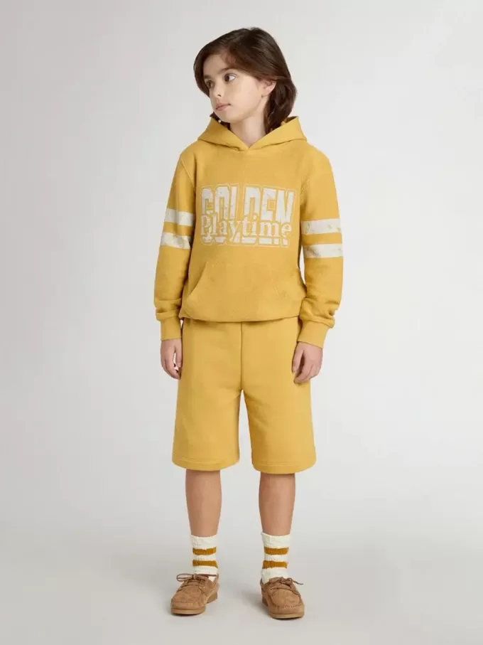 Pantalones cortos de jogging para niños en amarillo ocre con bordado