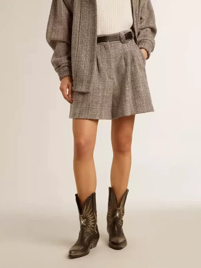 Pantalones cortos de mujer en color marrón crudo de lana en espiga