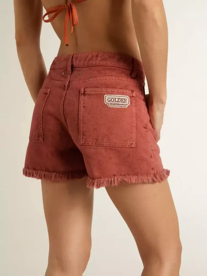 Pantalones cortos de mujer en denim rojo ladrillo con bordado Golden Mediterraneo