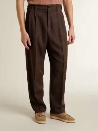 Pantalones de chándal para hombre en lana marrón oscuro con diseño de rayas finas