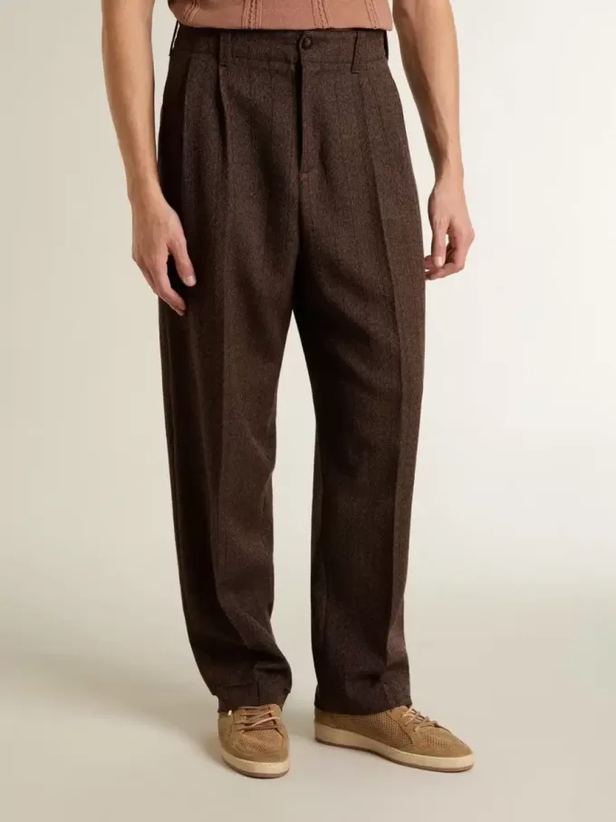 Pantalones de chándal para hombre en lana marrón oscuro con diseño de rayas finas