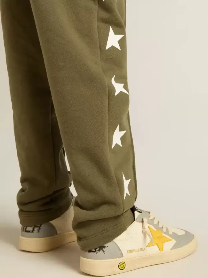 Pantalones de chándal para niño en verde militar con estrellas blancas