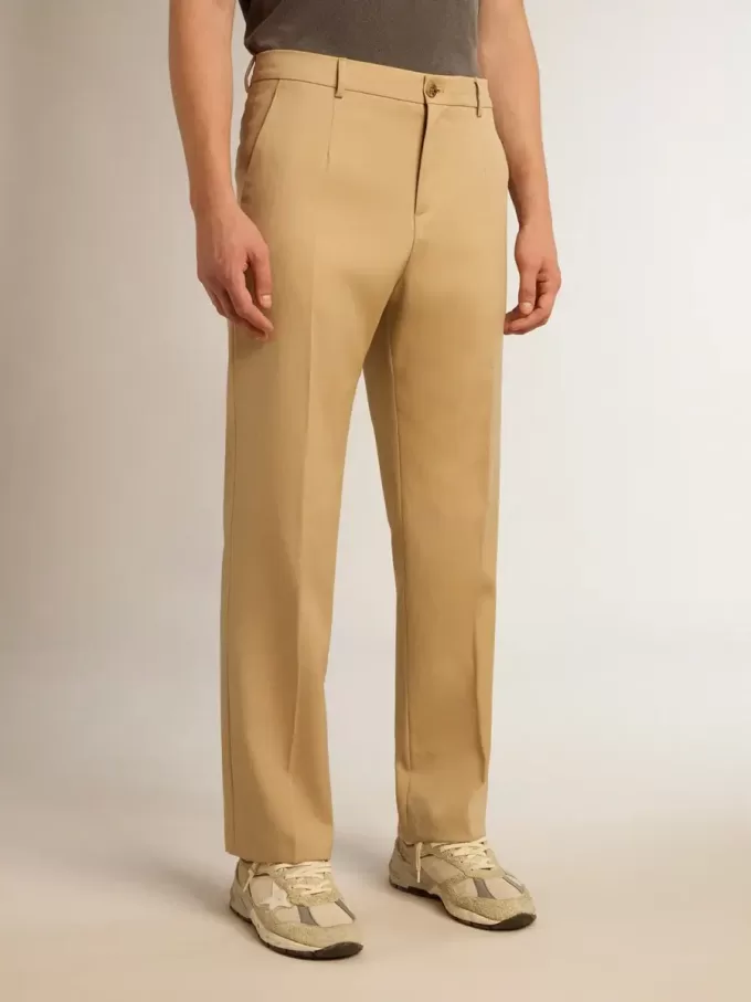 Pantalones de gabardina de lana para hombre en color arena