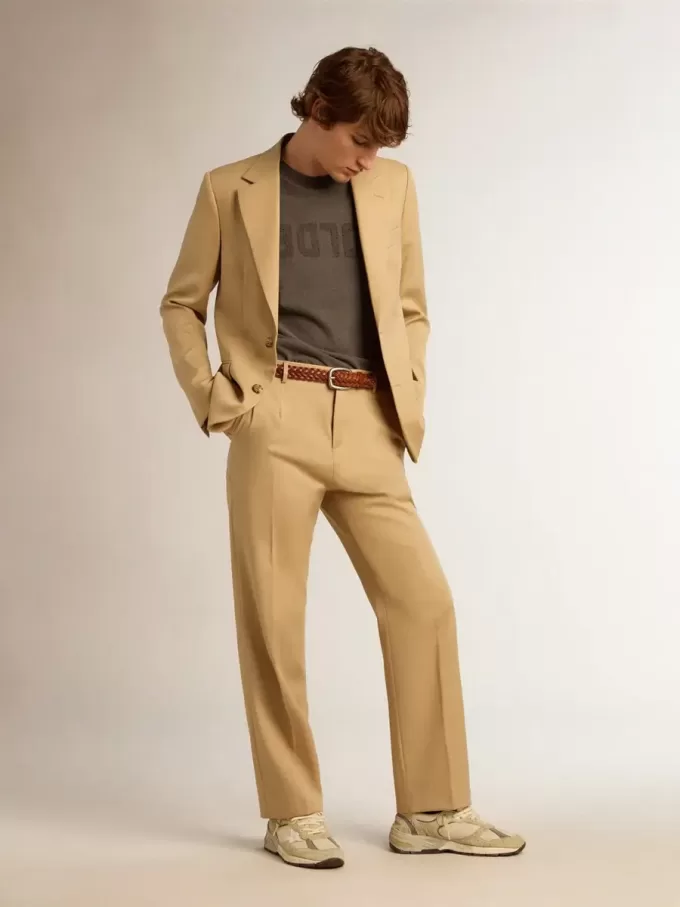 Pantalones de gabardina de lana para hombre en color arena