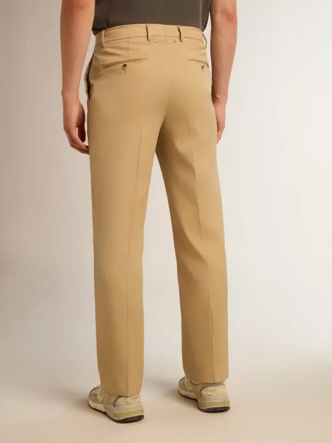 Pantalones de gabardina de lana para hombre en color arena