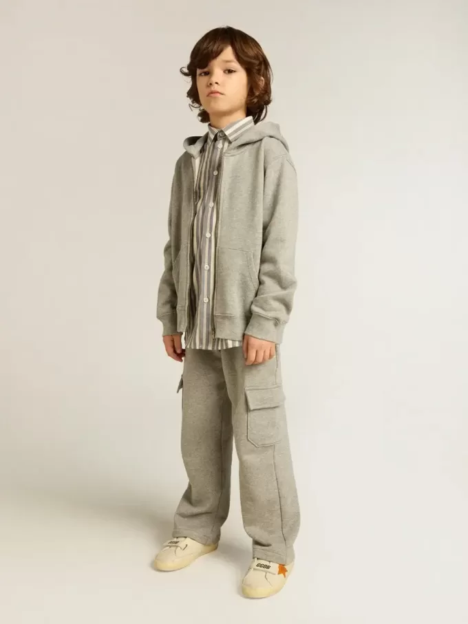 Pantalones joggers cargo de algodón gris jaspeado con bordados.