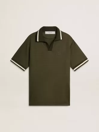 Polo de jersey verde militar para hombre con bordado