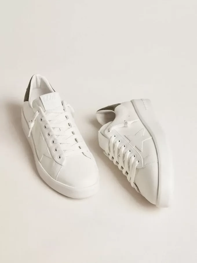 Purestar para hombre con estrella de piel blanca y lengüeta verde oscuro en el talón