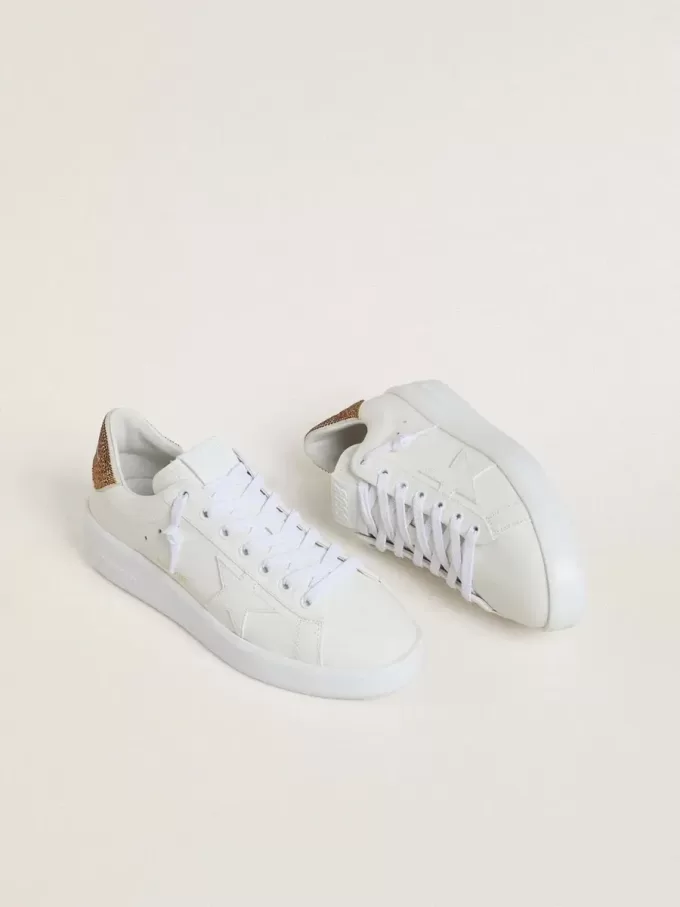 Purestar para mujer con estrella de cuero blanco y lengüeta del talón con cristal marrón