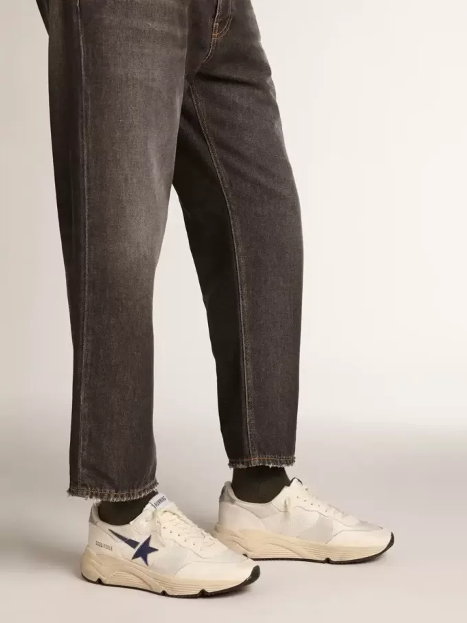 Running Sole en piel blanca y malla con estrella de piel laminada azul