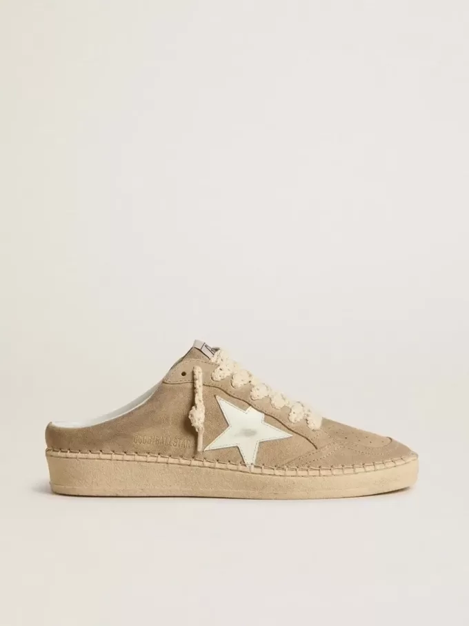 Sabot Ball Star para mujer en ante beige con estrella de piel blanca