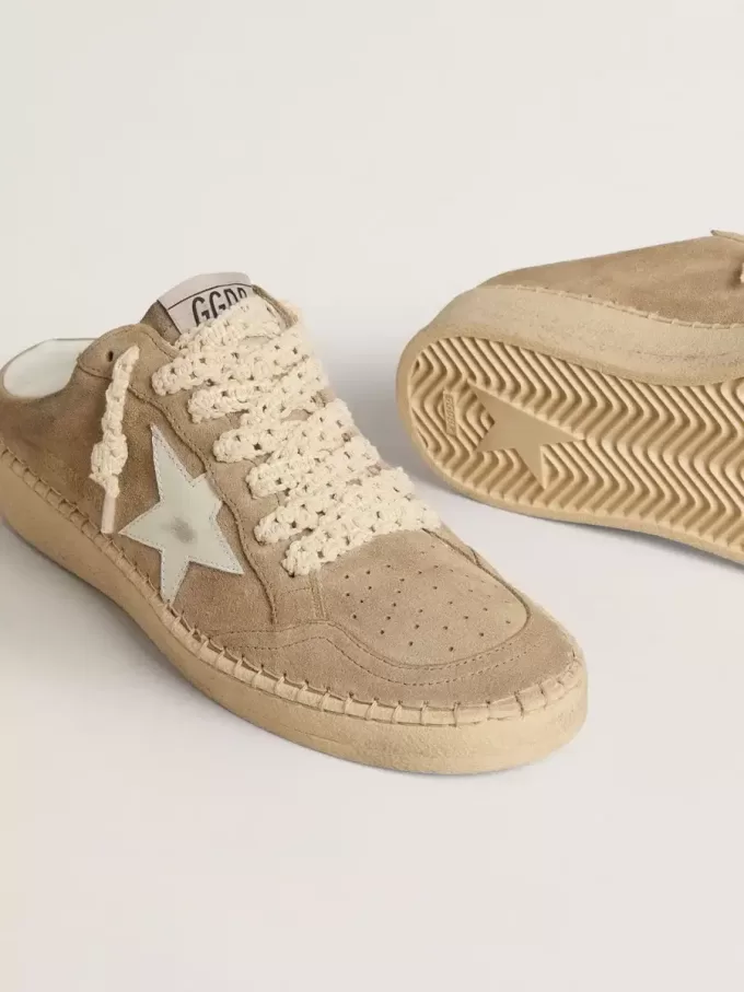 Sabot Ball Star para mujer en ante beige con estrella de piel blanca