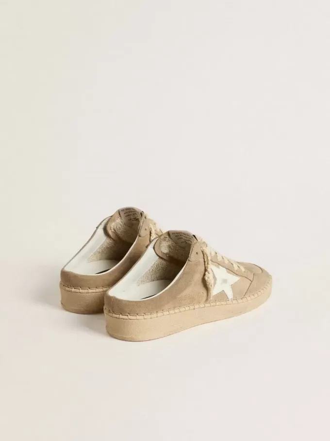 Sabot Ball Star para mujer en ante beige con estrella de piel blanca